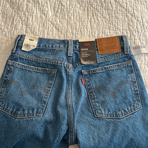 NWT Levi’s Wedgie Icon Jeans in Athen’s Askeep - Picture 6 of 9